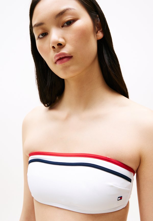 ESSENTIALS BANDEAU - Bikini top3