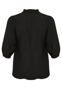 Blusa negra con un alto cuello fruncido, mangas abullonadas, textura suave y un dobladillo curvado. La vista trasera muestra un corte holgado.