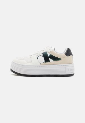 Sneakers - white