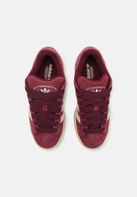 adidas Originals CAMPUS 00S W - Skatová obuv - shadow red/off white/preloved crimson