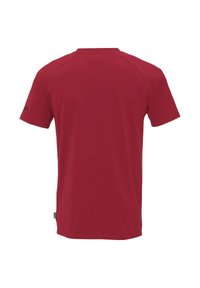 Rød kortærmet t-shirt, rund halsdesign, glat jersey-stof, forstærkede syninger på skuldrene, logo på venstre ærme.