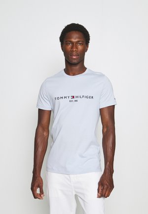 Tommy Hilfiger LOGO TEE BRAND LOVE - Triko s potiskem - breezy blue