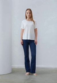 Anna Field LINEN BLEND - Βασικό μπλουζάκι - off-white
