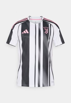 Juventus fotballdrakt med vertikale svarte og hvite striper, rosa detaljer på ermene og logo, laget av lett og pustende materiale.