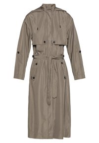Trench coat lungo, marrone chiaro, realizzato in tessuto liscio, con una parte superiore accorciata, bottoni frontali e una cintura coordinata. Presenta tasche laterali.