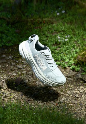 HOKA SPEEDGOAT 6 - Trail running shoes - cosmic grey / alabaster