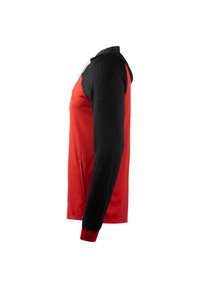 Felpa con cappuccio rossa e nera con maniche nere texturizzate, tasca con zip e polsini a costine. Presenta un cappuccio e un design a colori contrastanti.