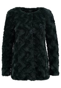 Mørkegrøn jakke i imiteret pels med et tekstureret bølgemønster, rund halsudskæring og lange ærmer. Ingen synlige lukninger.