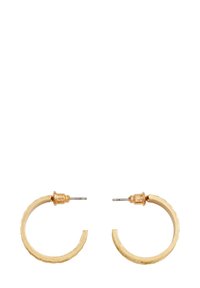 Auksinės auskarų kabės su tekstūruota, nelygia paviršiaus. Dizainas pasižymi lieknu pavidalu ir metaliniu laikikliu, užtikrinančiu saugų uždėjimą.