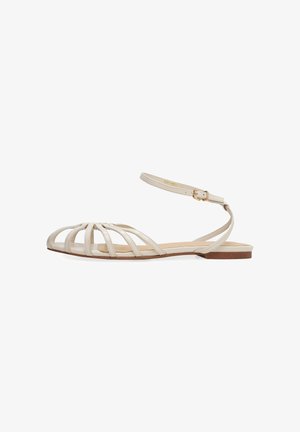 Cesare Gaspari, Ankle strap ballet pumps - white