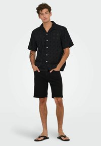 Only & Sons ONSWEFT NORMAL GESCHNITTEN - Kratke hlače od trapera - black denim