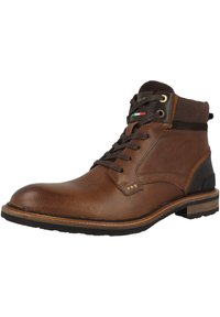 Stivali ankle in pelle marrone con superficie testurizzata, punta rotonda, colletto in tessuto marrone e tacco scuro a contrasto. Presentano occhielli in metallo e lacci.