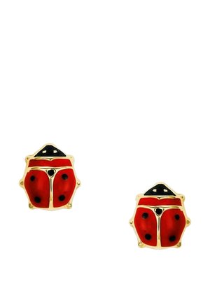 Pendientes en forma de mariquita rojos y negros con acentos dorados; acabado en esmalte; presentan manchas negras prominentes y detalles geométricos en la parte superior.