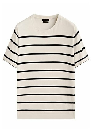 Weißes kurzärmeliges Strickshirt mit schwarzen horizontalen Streifen, gleichmäßig über Vorderseite und Ärmel verteilt.