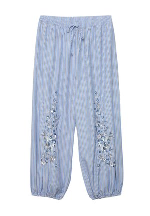 - Spodnie materiałowe