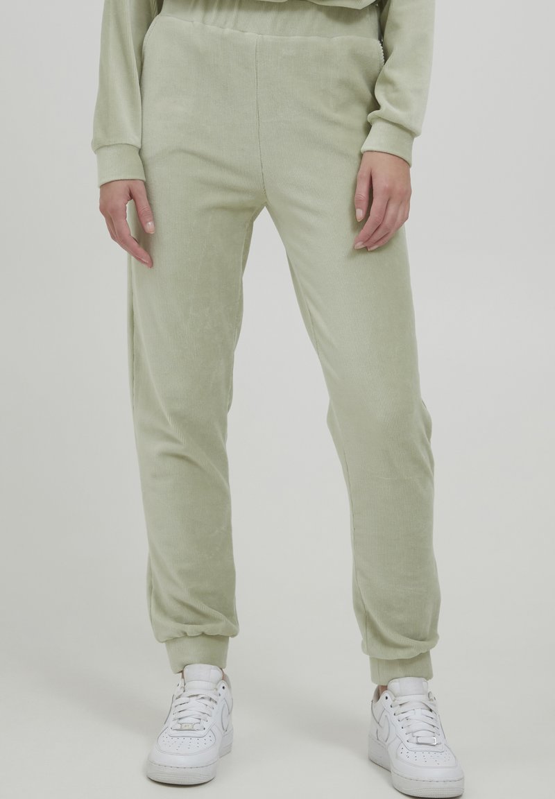 b.young - BYPATINA PANTS - Tracksuit bottoms - desert sage, Enlarge