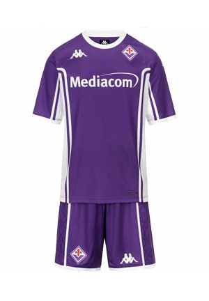 Tenue de football violette avec des rayures blanches, logo du sponsor Mediacom, logos de la marque Kappa et écussons du club Fiorentina sur le maillot et le short.