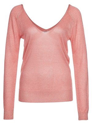 Pull rose métallisé à manches longues avec col en V, taille ajustée et épaules relâchées sur fond blanc.