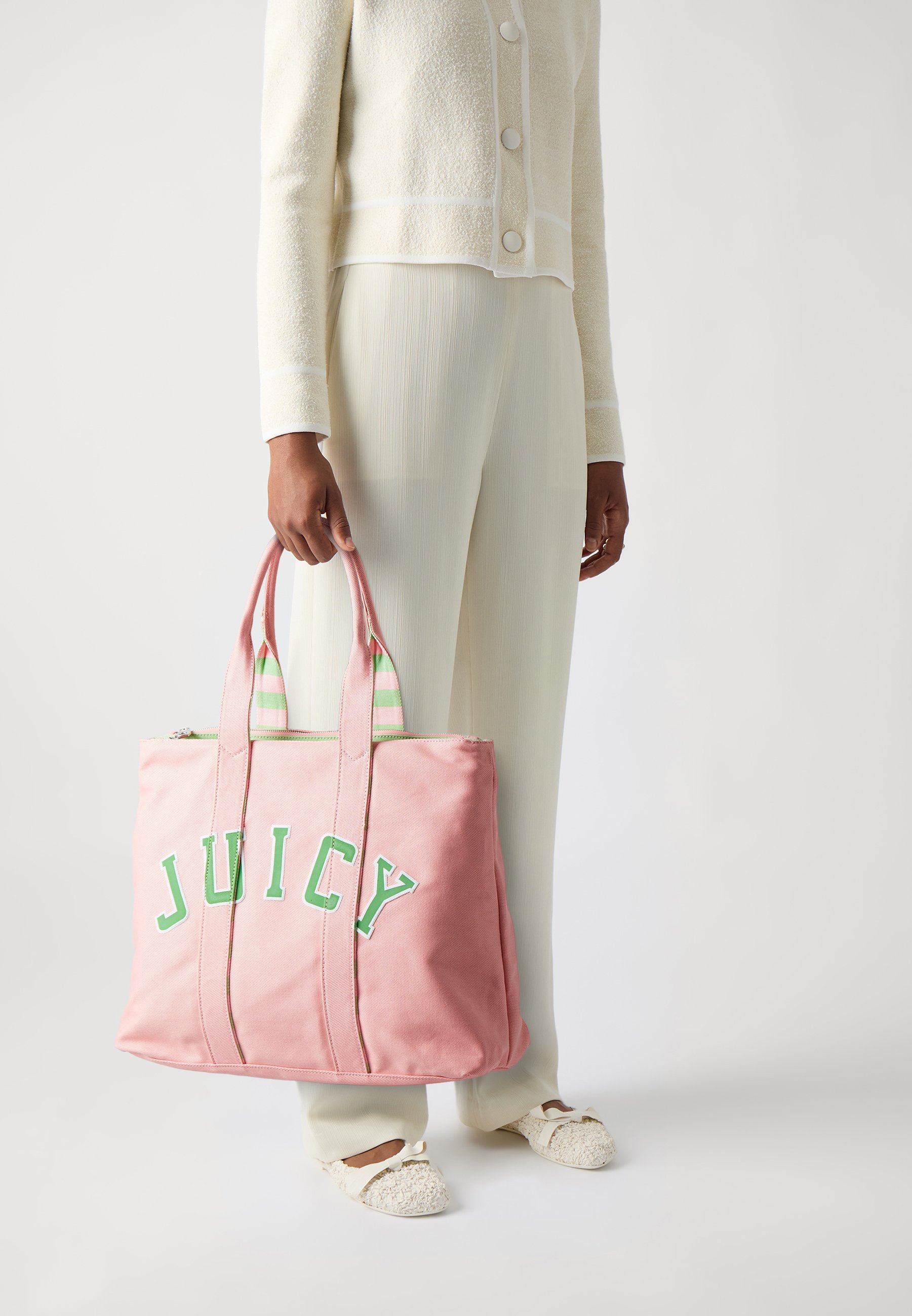 【Juicy Couture】DAISY リバーシブル ロゴ ポーチ付 トート JUICY COUTURE】Daisy L ロゴ トート バッグ ポーチ付 ピンク