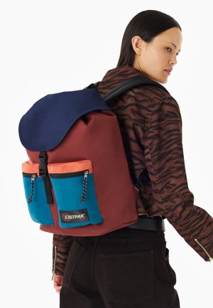 Eastpak, CHAPEL HILL PAK'R - Mochila - vintage block rust