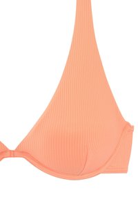 Perziken geribbelde driehoek bikini-top met gladde randen en verstelbare banden. Voorzien van gevormde cups voor ondersteuning en een naadloze afwerking.