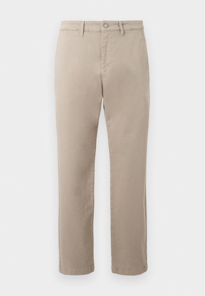 Pantalon beige à jambes droites avec fermeture à bouton et zip, passants pour ceinture et poches avant.