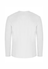 Langärmliges weißes T-Shirt mit Rundhalsausschnitt und genähten Säumen. Glattes Baumwollmaterial, schlichtes Design ohne Muster oder Akzente.