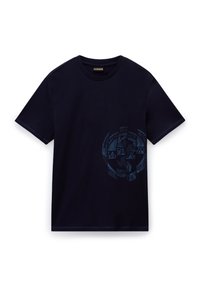 Marineblå bomulds t-shirt med et rundt grafisk motiv på forsiden, som har tekst og mønstre i en lysere blå. Klassisk rund hals og korte ærmer.