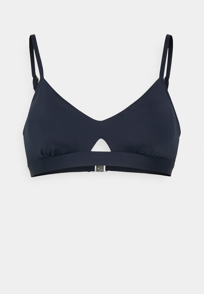 Top de biquíni azul-marinho com um design triangular, alças ajustáveis e um detalhe recortado na frente. Apresenta um fecho de clipe nas costas. Textura suave.