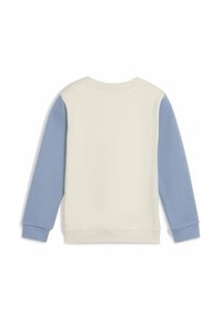Sudadera con cuerpo en crema y mangas azules, con un cuello redondo, textura suave y un diseño sencillo. Sin logotipos ni patrones visibles.