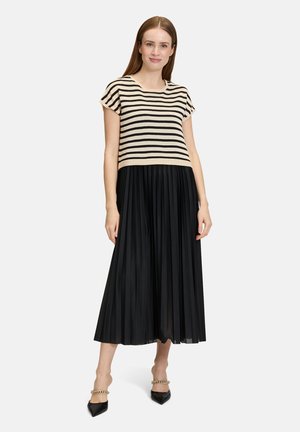 CASUAL-ZWEITEILIG - Print T-shirt - patch black nature
