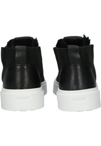 Blackstone SERMEQ ARNAQ - Zapatillas - black