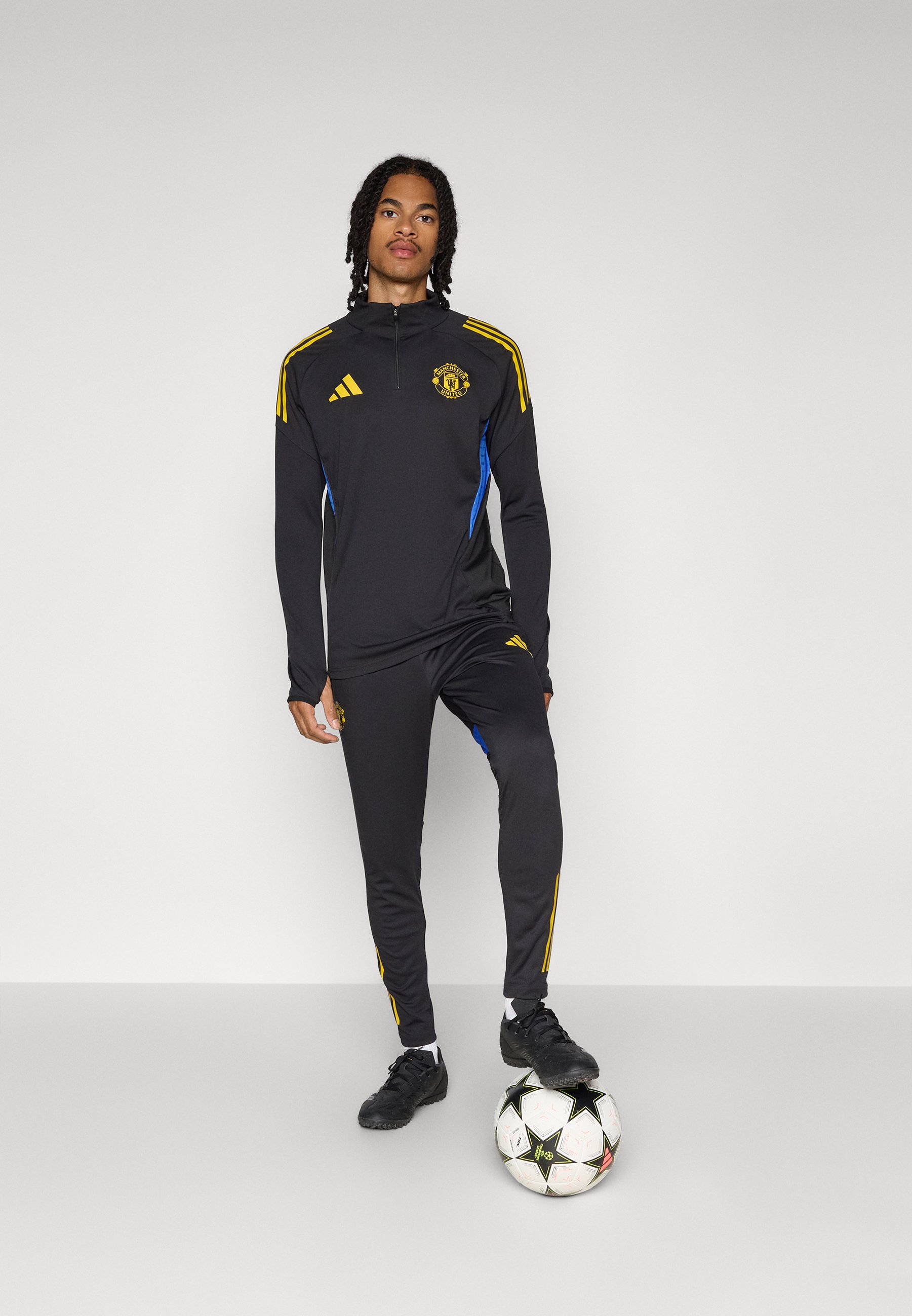 adidas Performance MANCHESTER UNITED 25/26 EUROPEAN TRAINING TOP