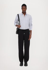 Vilebrequin PACHA - Stoffhose - noir