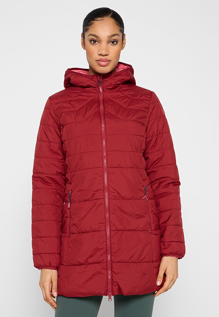 Rote Pufferjacke mit Kapuze, gestepptem Muster, durchgehendem Reißverschluss, Seitentaschen und elastischen Bündchen. Hergestellt aus leichtem, wasserabweisendem Material.
