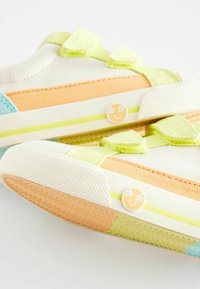 Next TWO FASTENING FIT - Chaussures à scratch - bright
