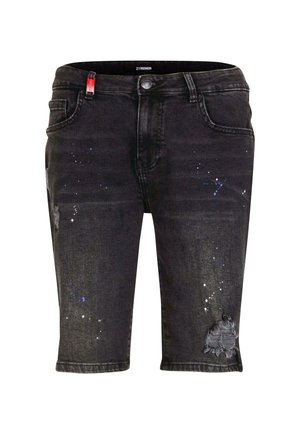 Pantalones cortos de mezclilla negros con un dobladillo desgastado, con salpicaduras de pintura blanca y azul. Diseño clásico de cinco bolsillos y cierre de botón.