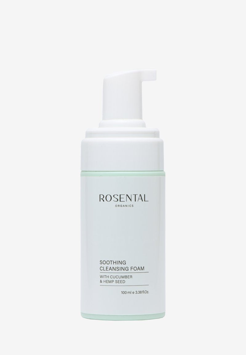 Flacon de mousse nettoyante apaisante ROSENTAL Organics avec pompe, étiqueté avec concombre et graine de chanvre, capacité de 100 ml.