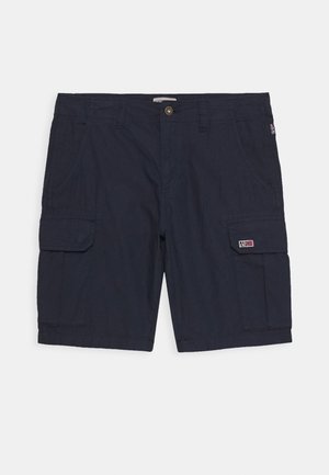 Navyblauwe cargoshorts met knoop aan de voorkant, riemlussen, zijzakken en een klein logopatch op de rechter cargozak.
