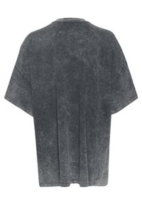 Kortærmet, oversized grå t-shirt med en falmet, spraglet tekstur. Har en rund halsudskæring og side søm stikninger.