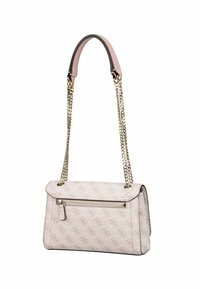 Borsa a mano rosa chiaro con superficie testurizzata, tracolla in catena dorata e tasca con zip. Presenta una chiusura a patta e loghi decorativi su tutta la superficie.