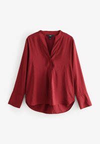 Červená košile s dlouhým rukávem s véčkovým výstřihem, měkkou texturou a mírným leskem. Zakřivený lem s rovnými manžetami. Vyrobena z lehkého materiálu.