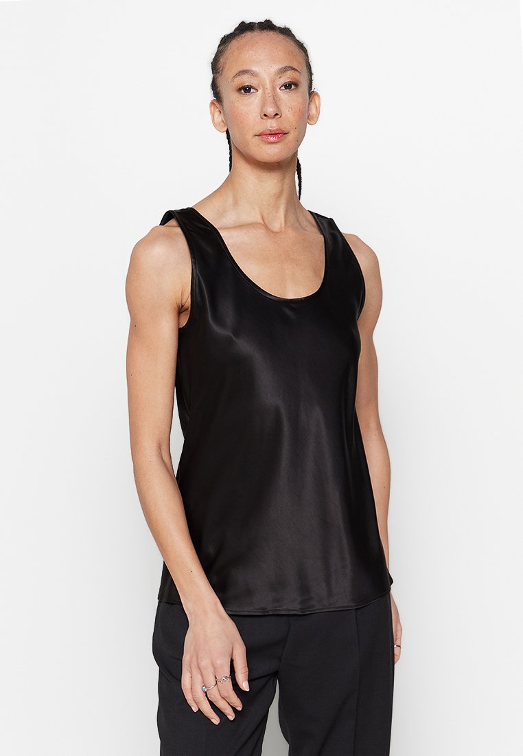 closed Top zwart closed Top zwart