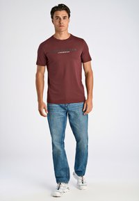 Lindbergh Printtipaita - burgundy