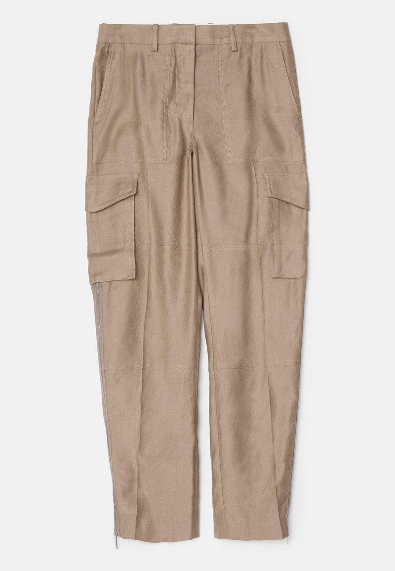 Beige Cargo-Hosen mit entspannter Passform, mehreren Seitentaschen und Reißverschlussakzenten am Knöchel. Hergestellt aus einem leichten Material.