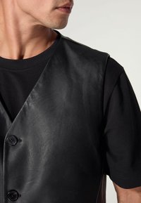 Next REGULAR FIT  - Chaleco - black