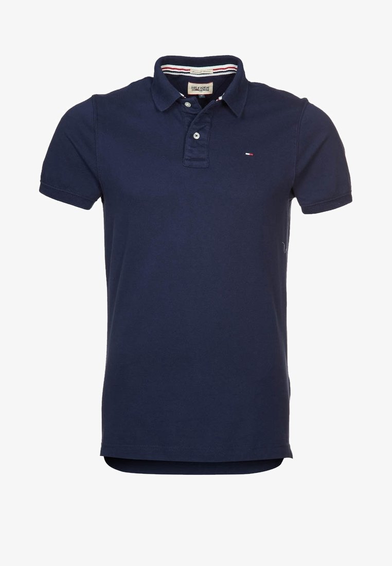 Polo shirt bleu marine en coton, avec un col classique, un placket à deux boutons, des manches courtes et un petit logo sur la poitrine.
