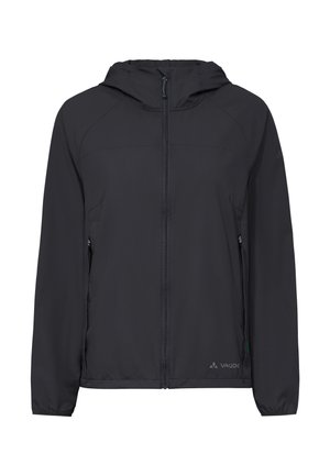 Zwarte lichtgewicht capuchonjack met ritssluiting aan de voorkant en met rits afsluitbare zijzakken, elastische manchetten en VAUDE-logo aan de voorkant onderaan.