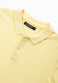 Ombre Pikeepaita - pale yellow