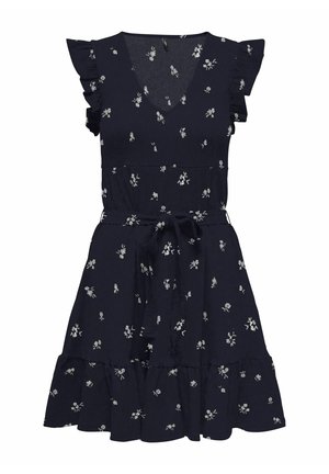 Tmavomodré bezrukávové šaty s bielym kvetinovým vzorom, výstrih do V, volánové ramená, opasok v páse a volánový lem.